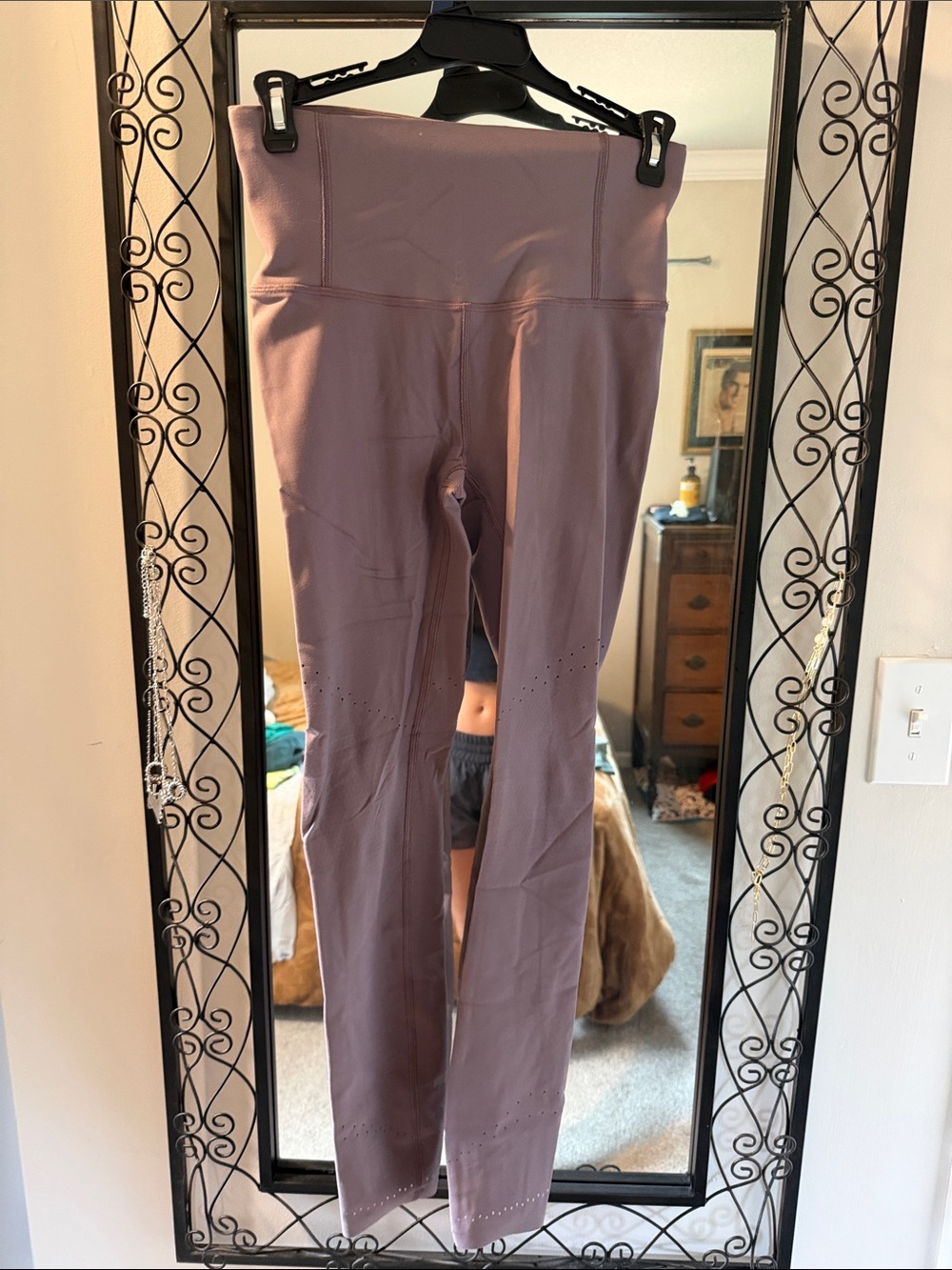 Lululemon High-Waist Women’s Leggings in Mauve - Comfortable Stretch